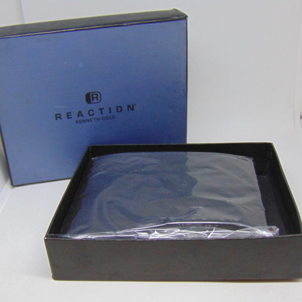 KENNETH COLE REACTION Men Wallet Black